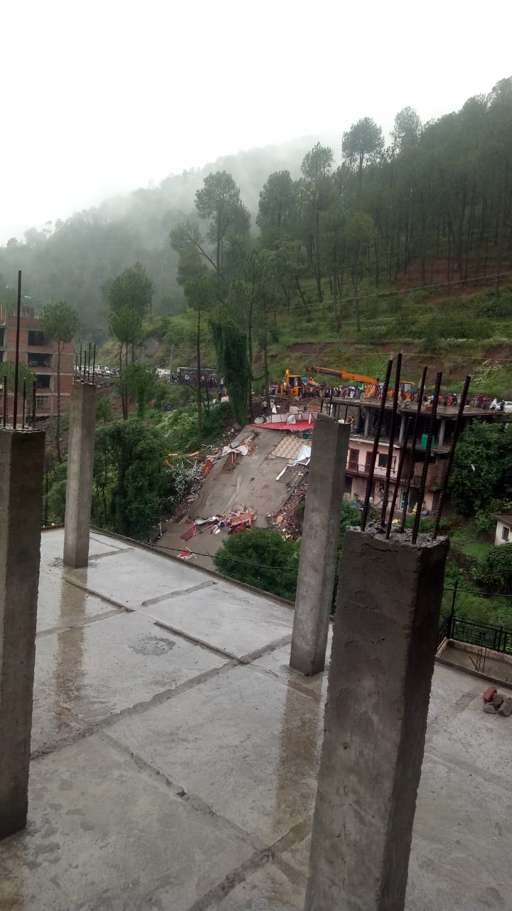 guest-house-in-solan-collapsed