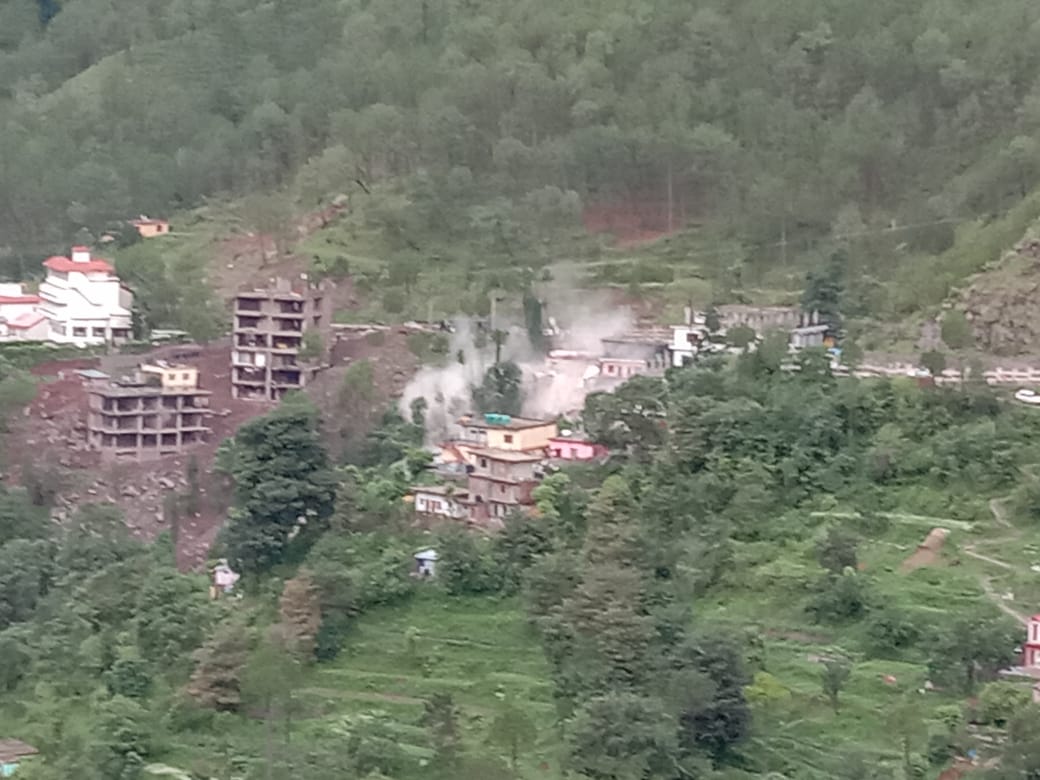 solan building Collapsed