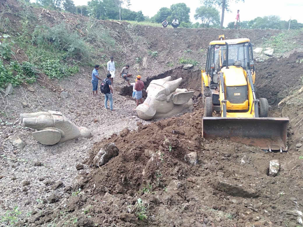 Two Nandi idol found in Arasinakere