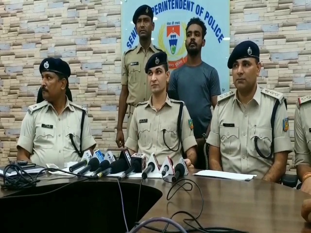 police  arrested a thief  in jamshedpur