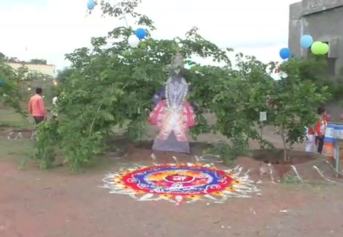 tree  birthday celibration in mangalvedha solapur