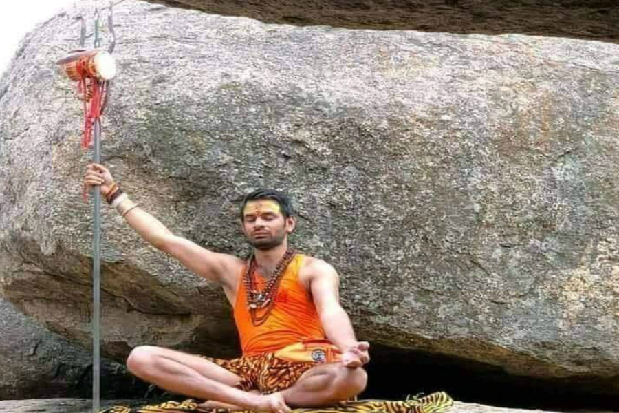 tej-pratap-appeared-as-lord-shiva-in-sawan