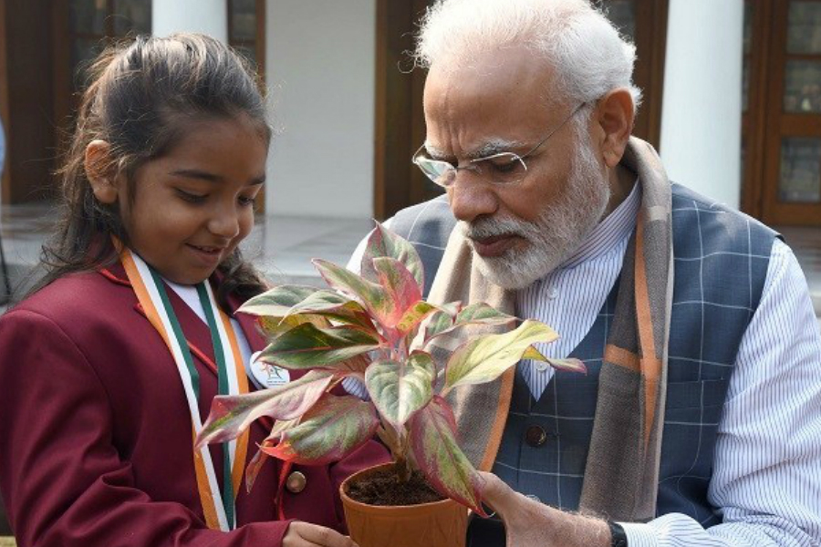 pm narendra modi share a kid photos on his instgram account