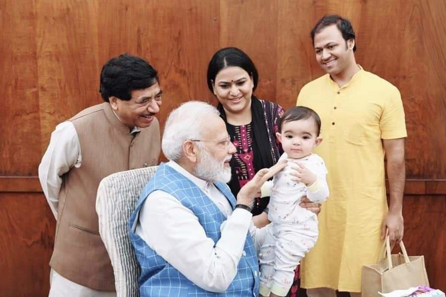 pm narendra modi share a kid photos on his instgram account