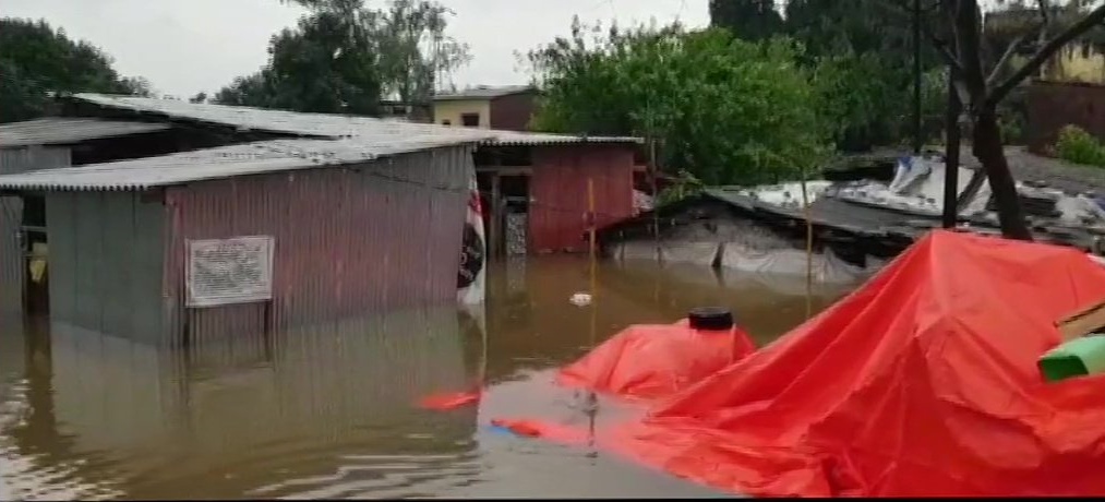 Kalyan water-logged as Waldhuni river overflows