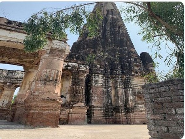 thousand year old hindu temple in pakistan re opens after 72 years