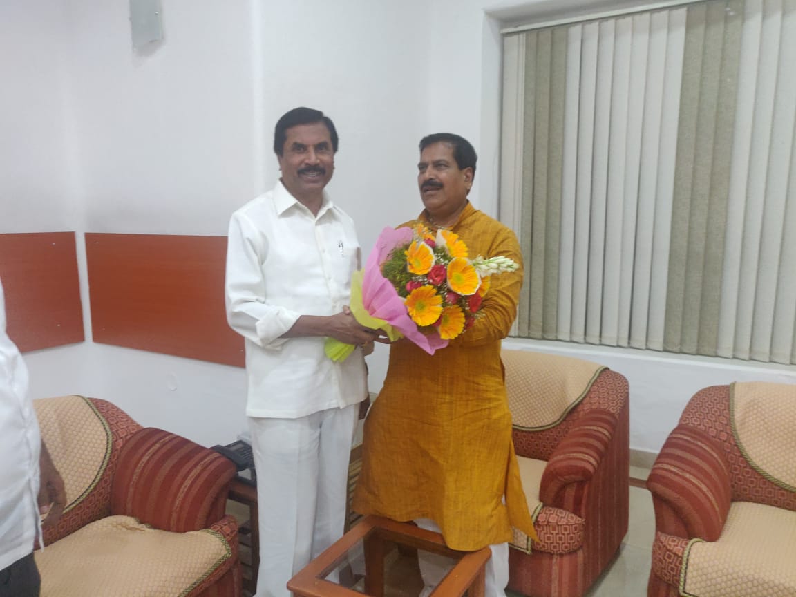 Shivshankar Reddy appeals to Union Railway Minister suresh angadi to undertake railway projects