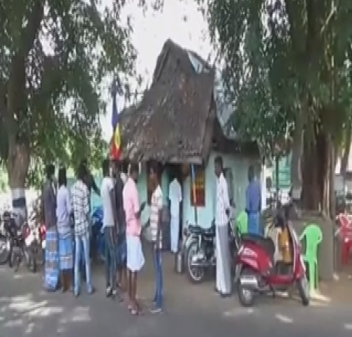 TANJORE  PMK PARTY OFFICE FIRING PMK,DMK FIGHT  POLICE ENQUIRY  பாமக  அலுவலகதிற்கு தீ வைப்பு