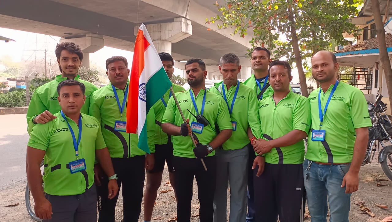 Blind Cyclist Ajay lalvani: a blind man of Mumbai set out on a tour of India on a bicycle