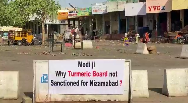 TRS party welcomes PM modi to Hyderabad  KCR And Modi  TRS party welcomes PM modi to Hyderabad with questions  K Chandrashekar Rao Against BJP  ബിജെപിക്കെതിരെ കെസിആര്‍  ബിജെപിക്കെതിരെ ടിആര്‍എസ്  മോദിക്ക് മുഖം നല്‍കാതെ കെസിആര്‍