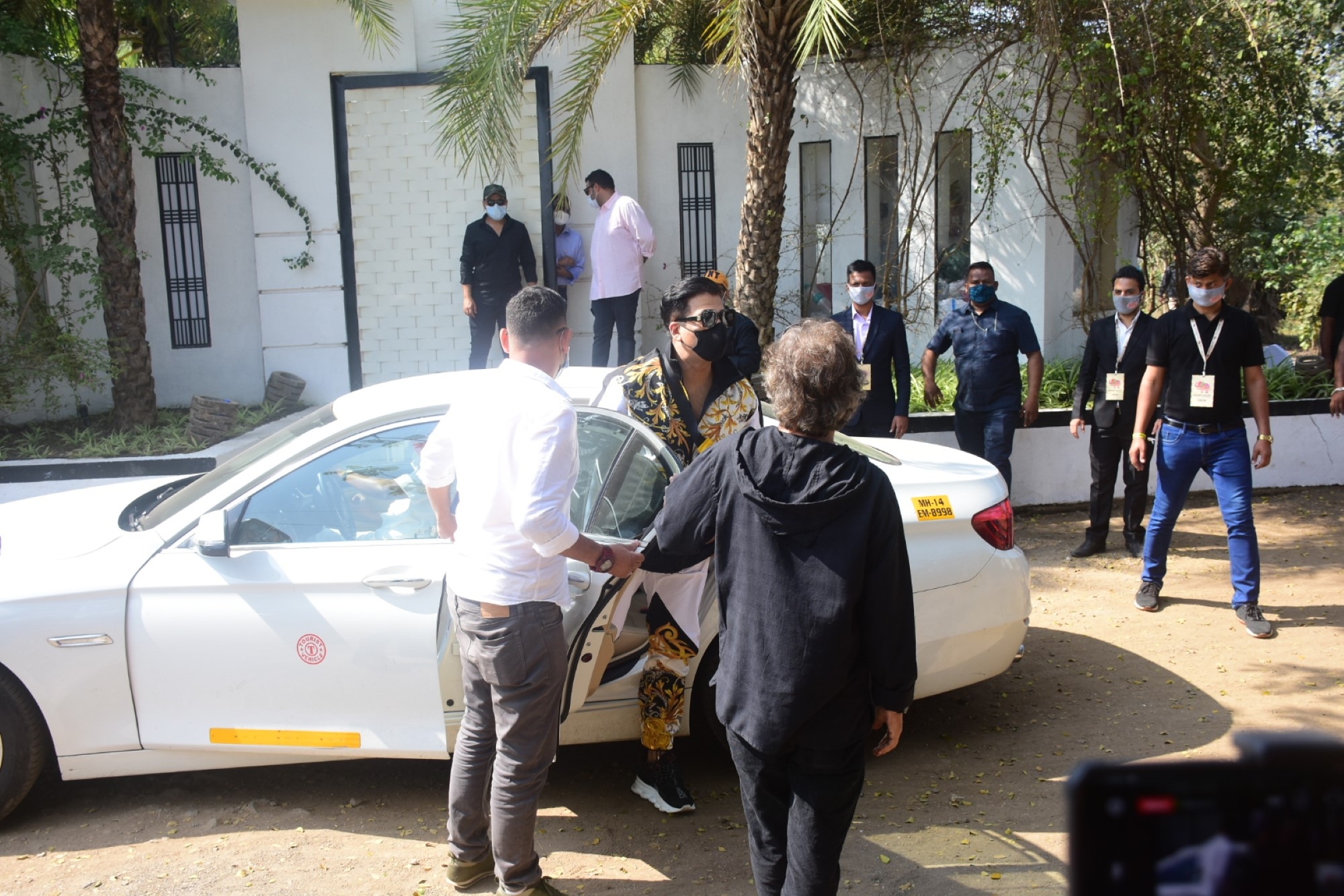 Karan Johar Arrives at Varun Dhawan's Marriage Venue on Thursday, 24 January 2021