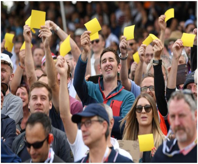 ashes 2019 england cricket fans shows mask of crying steve smith at stadium