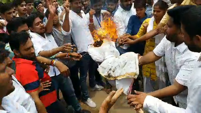 nsui protest for unnao accused suspension from up assembly