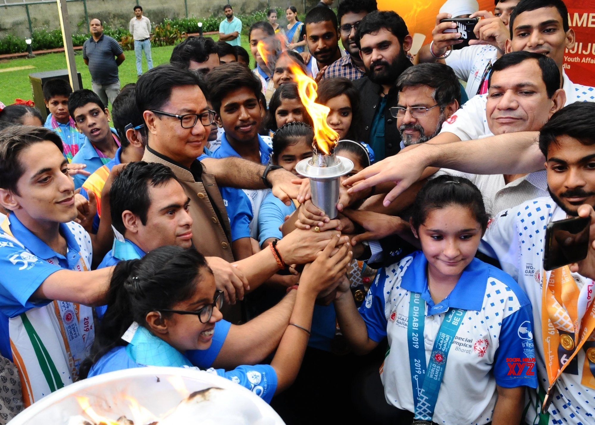 भारत के खेल मंत्री किरण रिजिजू  विशेष ओलंपिक अंतरराष्ट्रीय फुटबॉल चैंपियनशिप का उद्घाटन करते हुए.