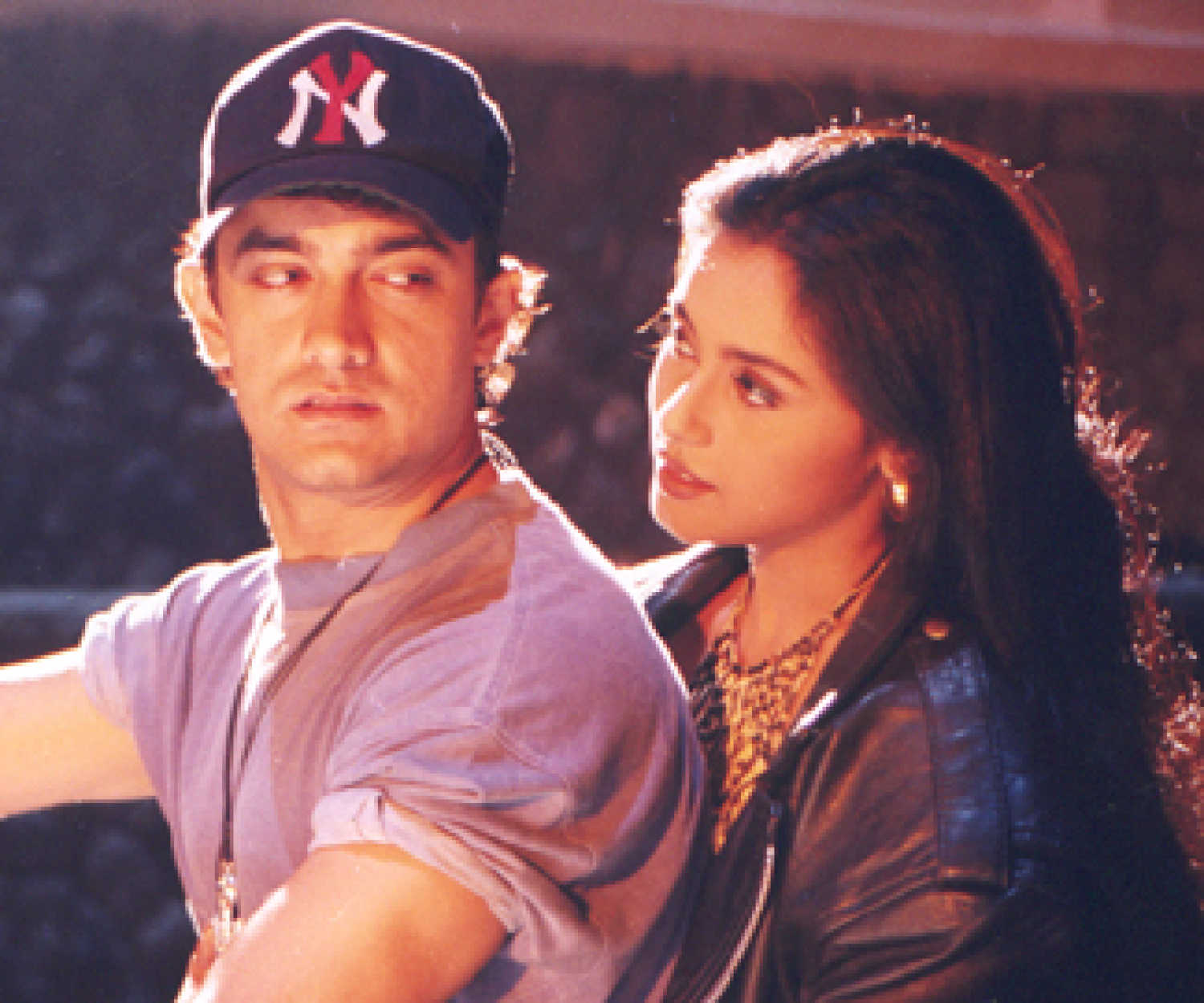 Aamir-Rani in a still from Ghulam