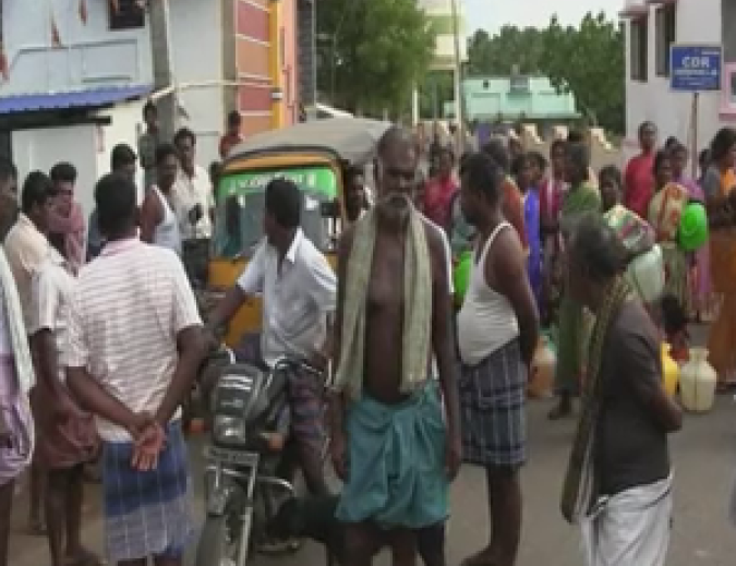 WATER ISSUE  AANDIPATTI  ROAD STRIKE  சாலை மறியல்