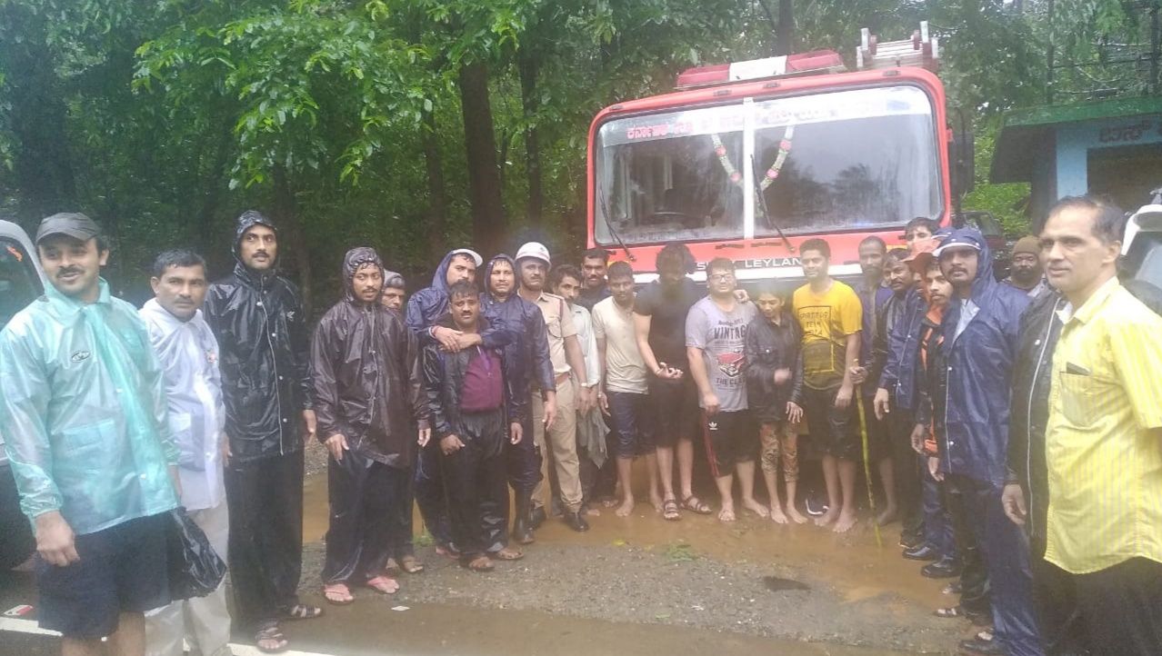 Protection of 6 tourists caught in the water