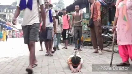 devotees in chintpurni temple