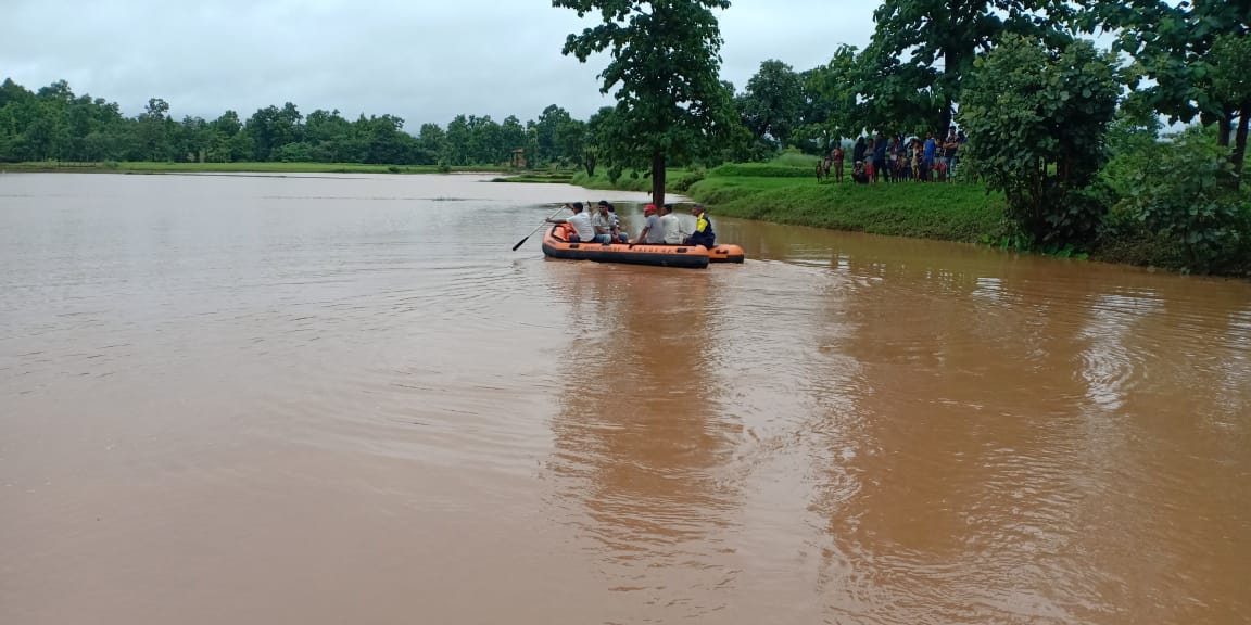 Rescue team evacuates villagers safely