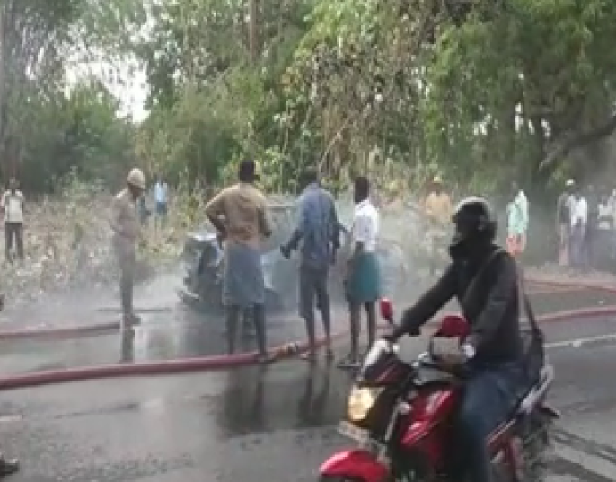 விழுப்புரம்  தீப்பிடித்து எரிந்த கார்  VILUPURAM  CAR BURNT  HIGH WAY