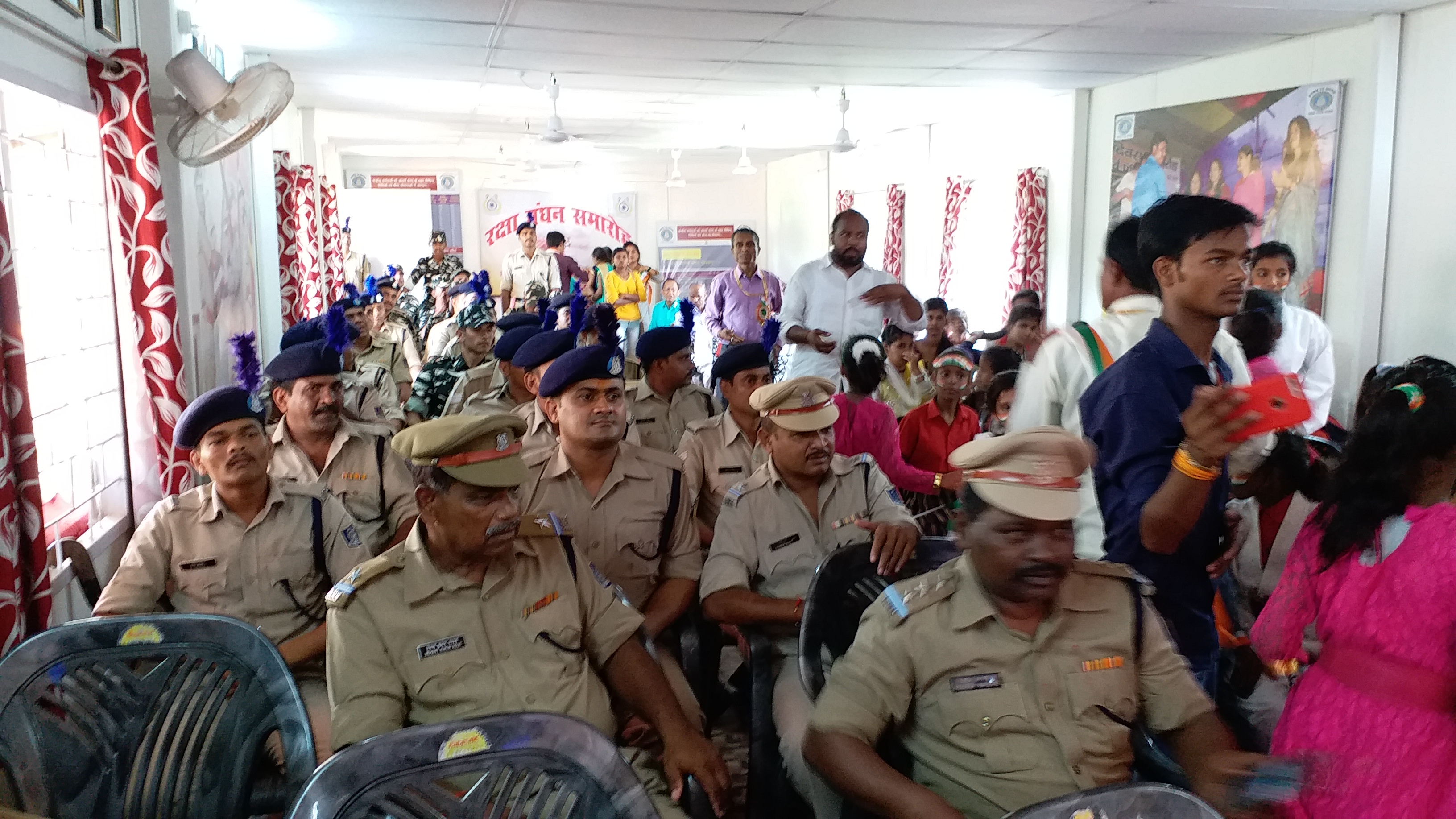 Soldiers tying rakhi in the program