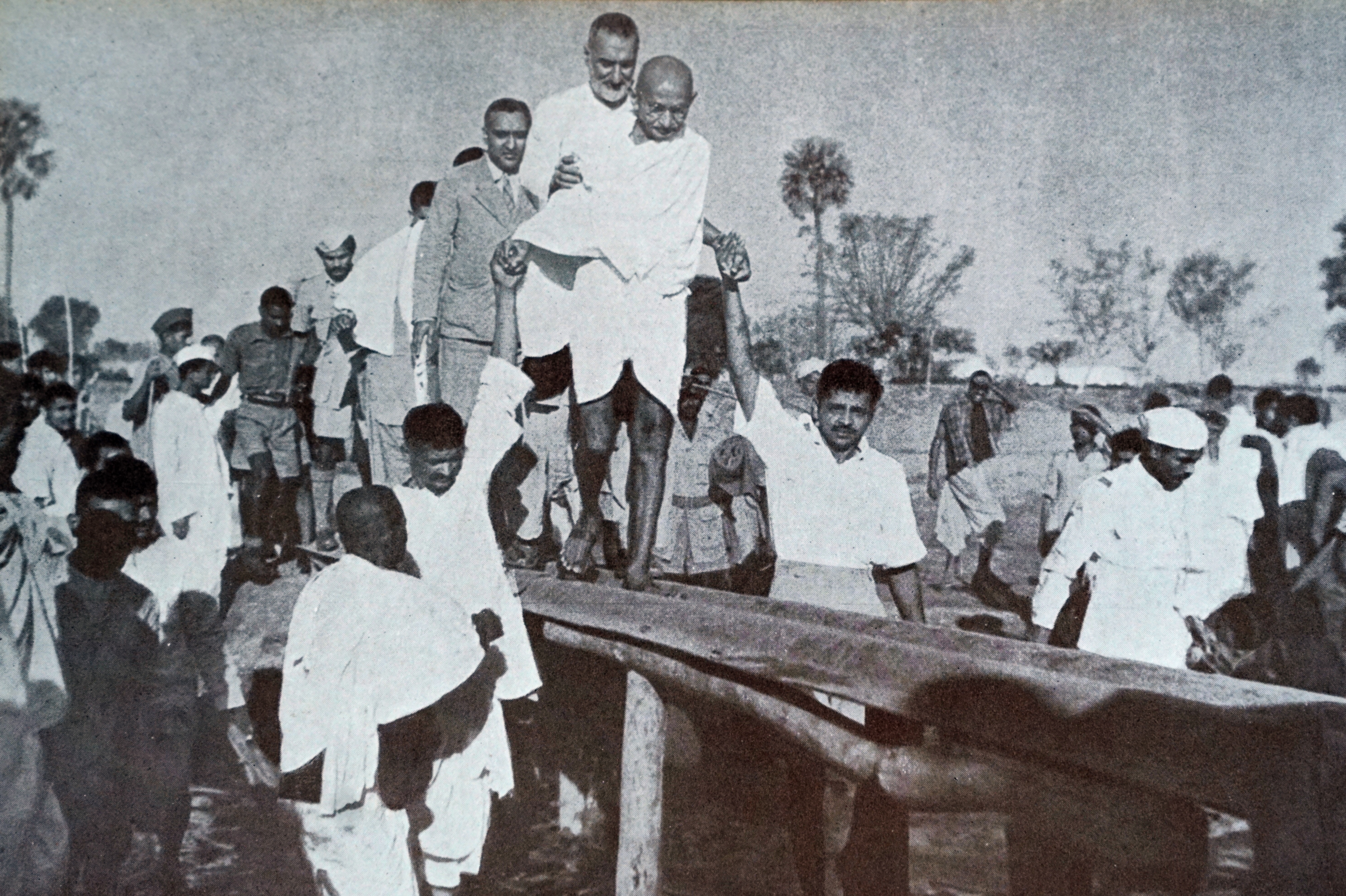 மக்களுடன் காந்தி, காந்தி 150, gandhi 150