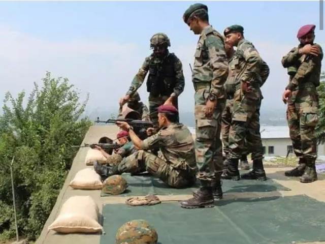 Dhoni army training, धोनी की आर्मी ट्रेनिंग