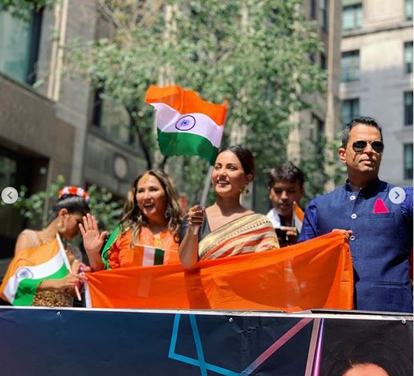 hina khan flew triranga