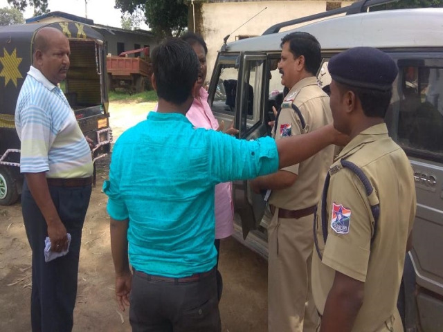 Three people arrested for booking tickets by making fake ID in simdega