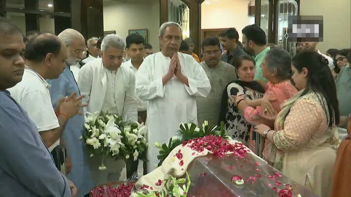 Odisha CM pay tribute