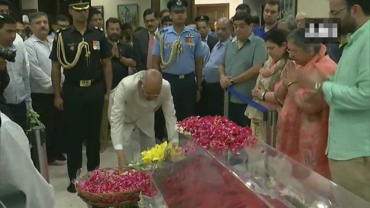 President Ram Nath Kovind pays tribute to Arun Jaitely