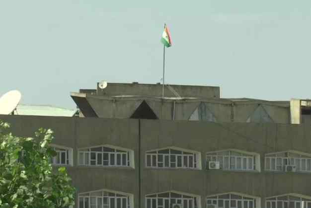 tricolor-seen-on-civil-secretariat-building-of-srinagar-in-jk etv bharat