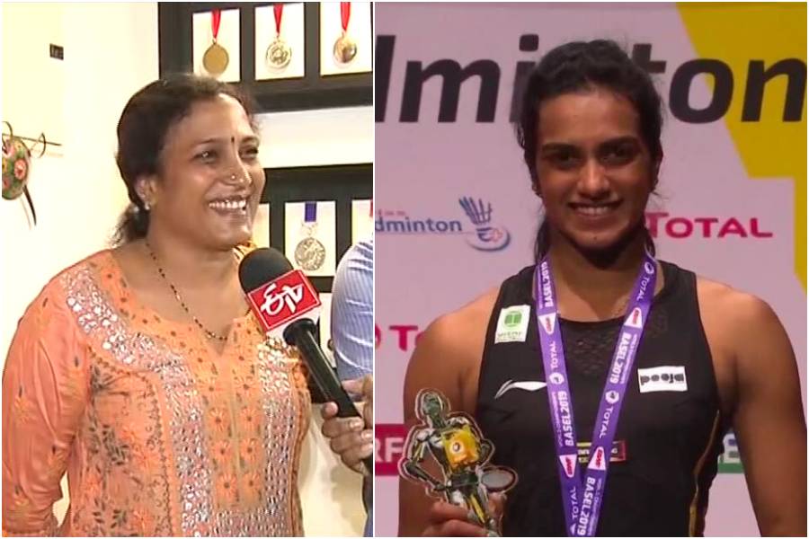 pv sindhu mother