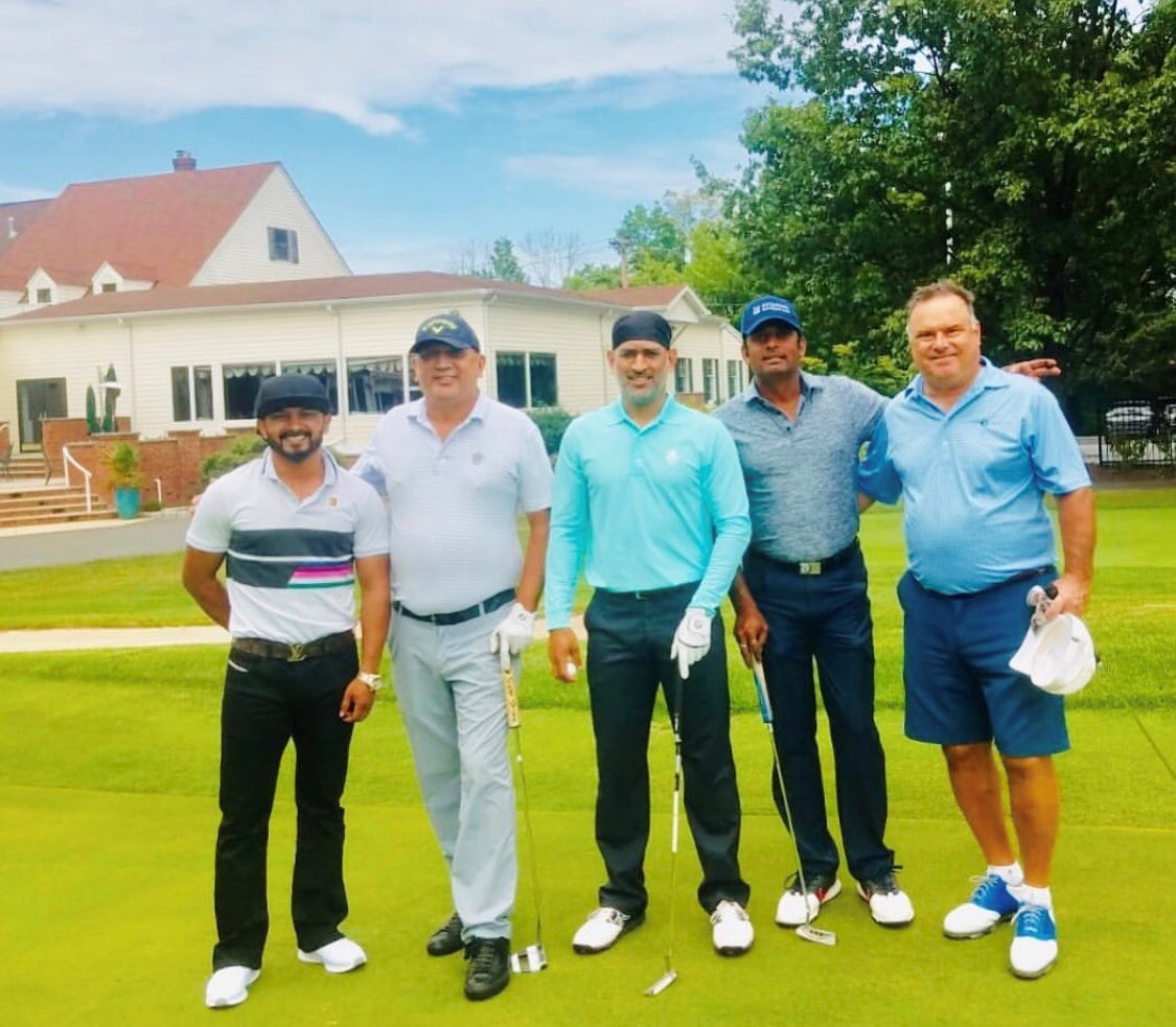 dhoni playing golf in america