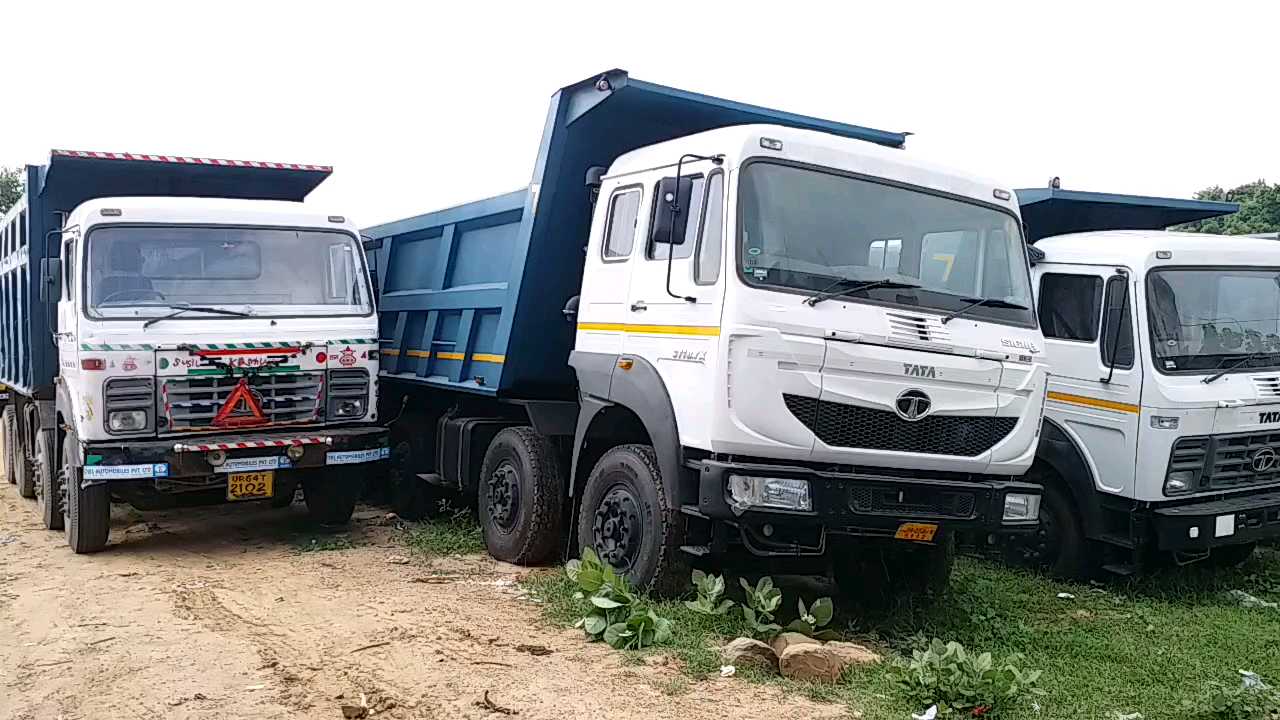 truck on road