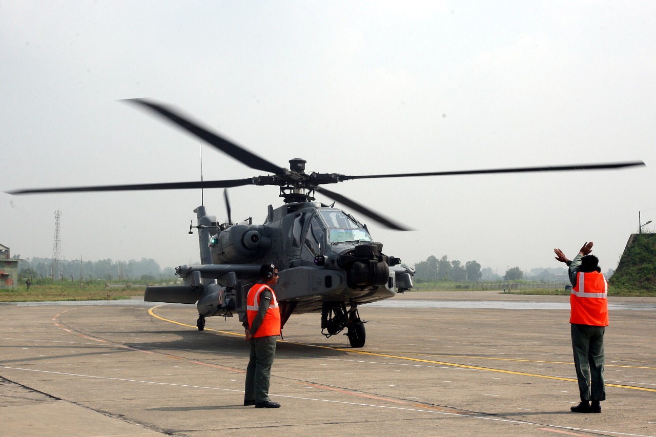 Apache AH-64E chopper