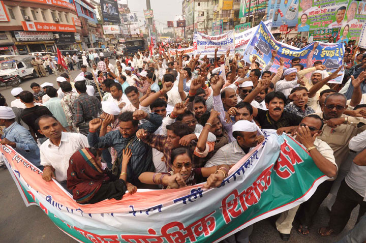 contract teachers protest