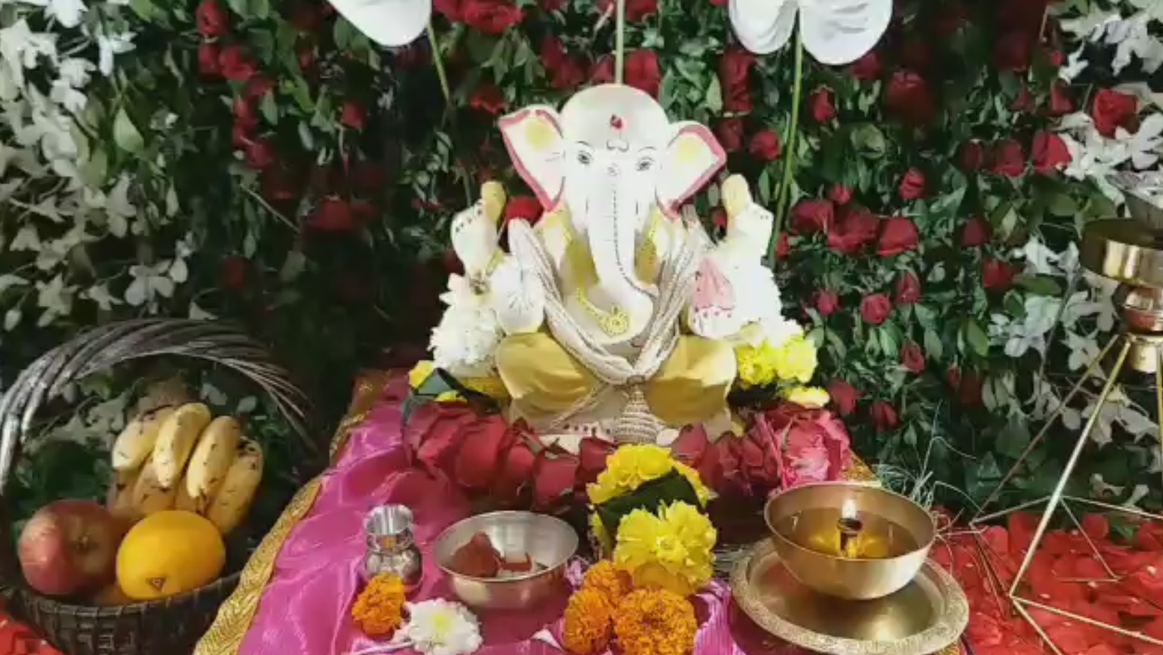 Megha dhade celebrates ganesh festival with bigg boss contestant