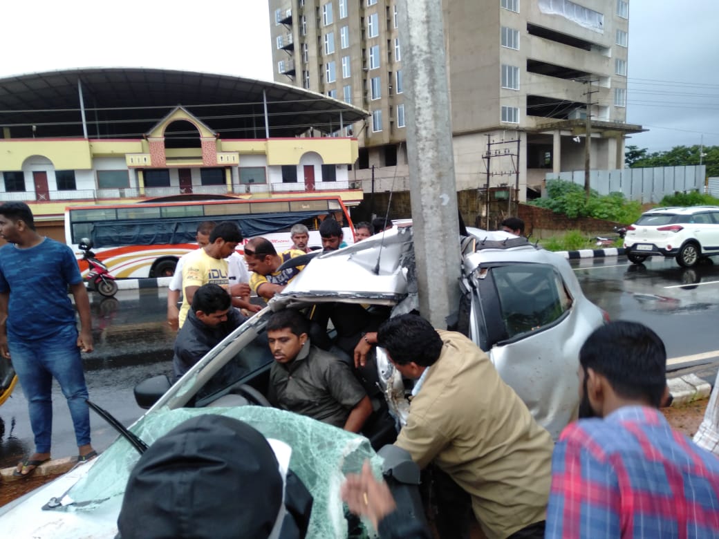 The car collided with a power pole : Man safe from huge problem