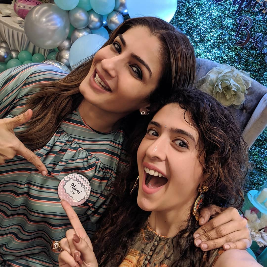 raveena tondon hosts baby shower for her daughter