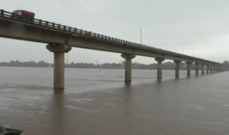 Heavy rains in MP, 2-year-old girl drowns in overflowing drain