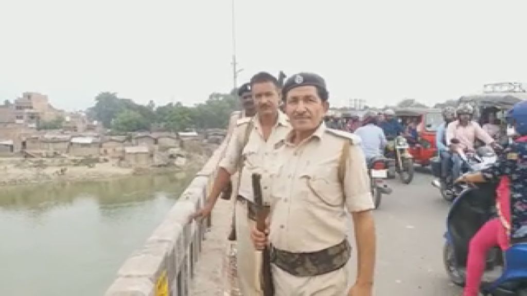 couple jumped into the gandak river