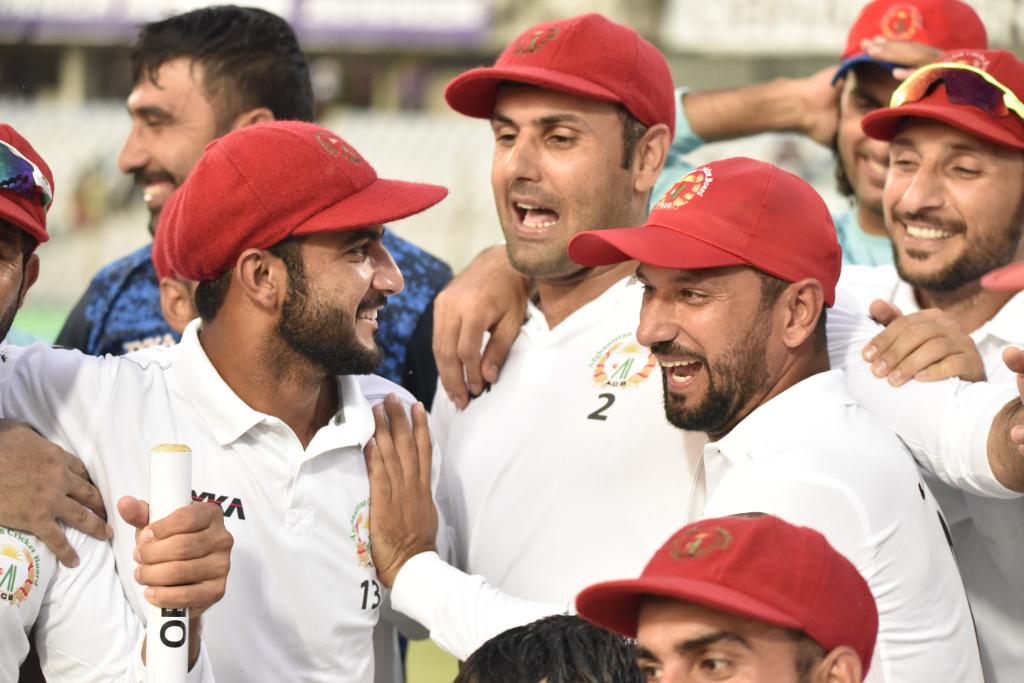 bangladesh vs afganistan Test : Rashid Khan dedicates Player of the Match award to retiring Nabi