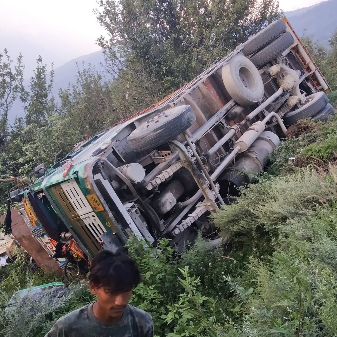 Kullu truck accident