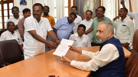 gubbi-mla-srinivas-submits-resignation-letter