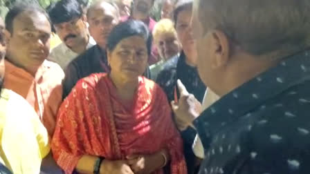 Minister Usha Thakur faced residents anger