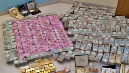 ವliquor-illegal-cash-jewellery-and-drugs-seized-by-election-commission-officers