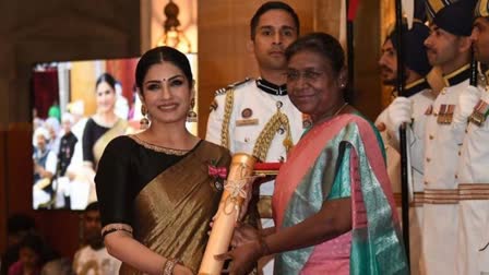 Raveena Tandon: રવિના ટંડને રાષ્ટ્રપતિ દ્રૌપદી મુર્મુ દ્વારા કરાયા પદ્મશ્રીથી સન્માનિત, ચાહકોએ આપ્યાં અભિનંદ