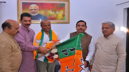 Nagaraj Chabbi officially joins BJP in Delhi