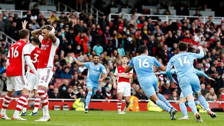 English Premier League title race  English Premier League  title race between Arsenal and Manchester City  ഇംഗ്ലീഷ് പ്രീമിയർ ലീഗ്  പ്രീമിയർ ലീഗ്  EPL  EPL title race  ഇംഗ്ലീഷ് പ്രീമിയർ ലീഗ് കിരീടപ്പോരാട്ടം  sports news  premier league news  മാഞ്ചസ്റ്റർ സിറ്റി  ലിവർപൂൾ  ആഴ്‌സണൽ